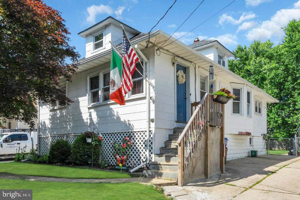 506 Chapel Ave W - Photo 1