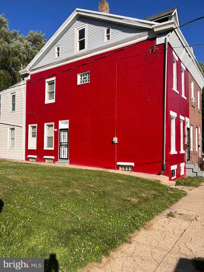 4815 Howell Street - Photo 1