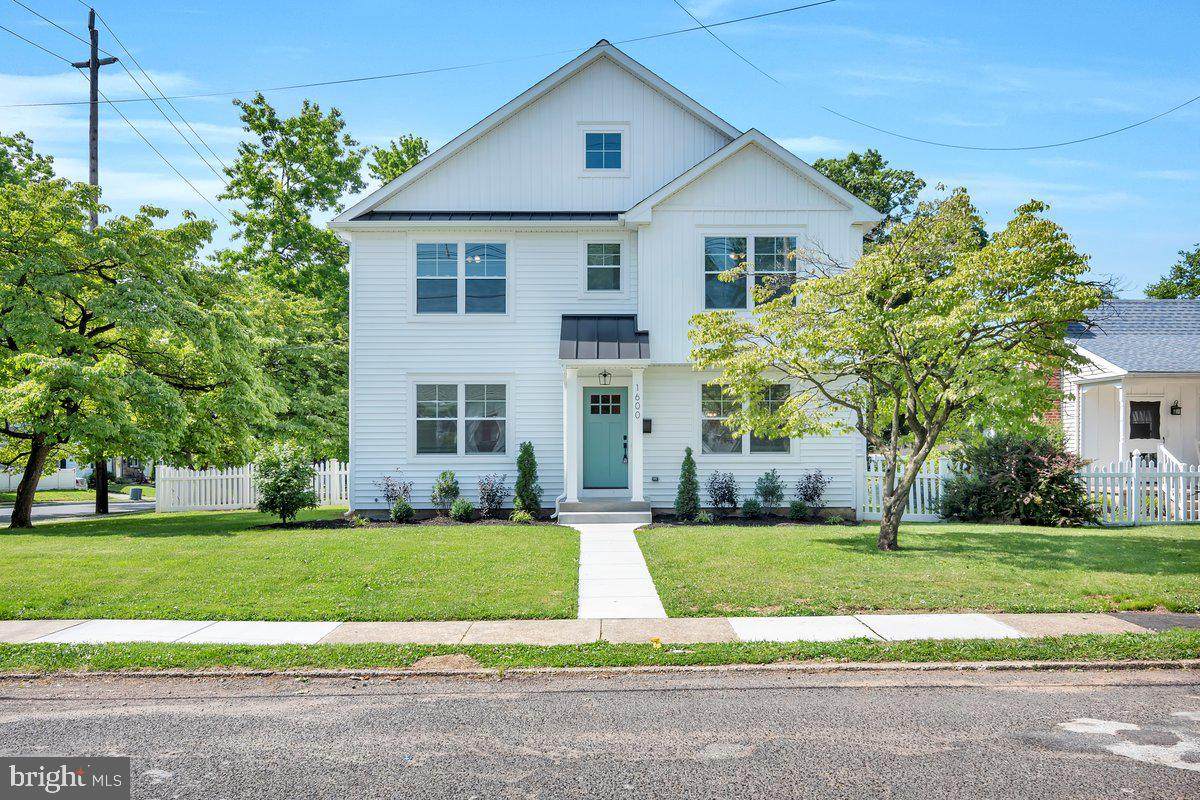 1600 Maple Avenue - Photo 1