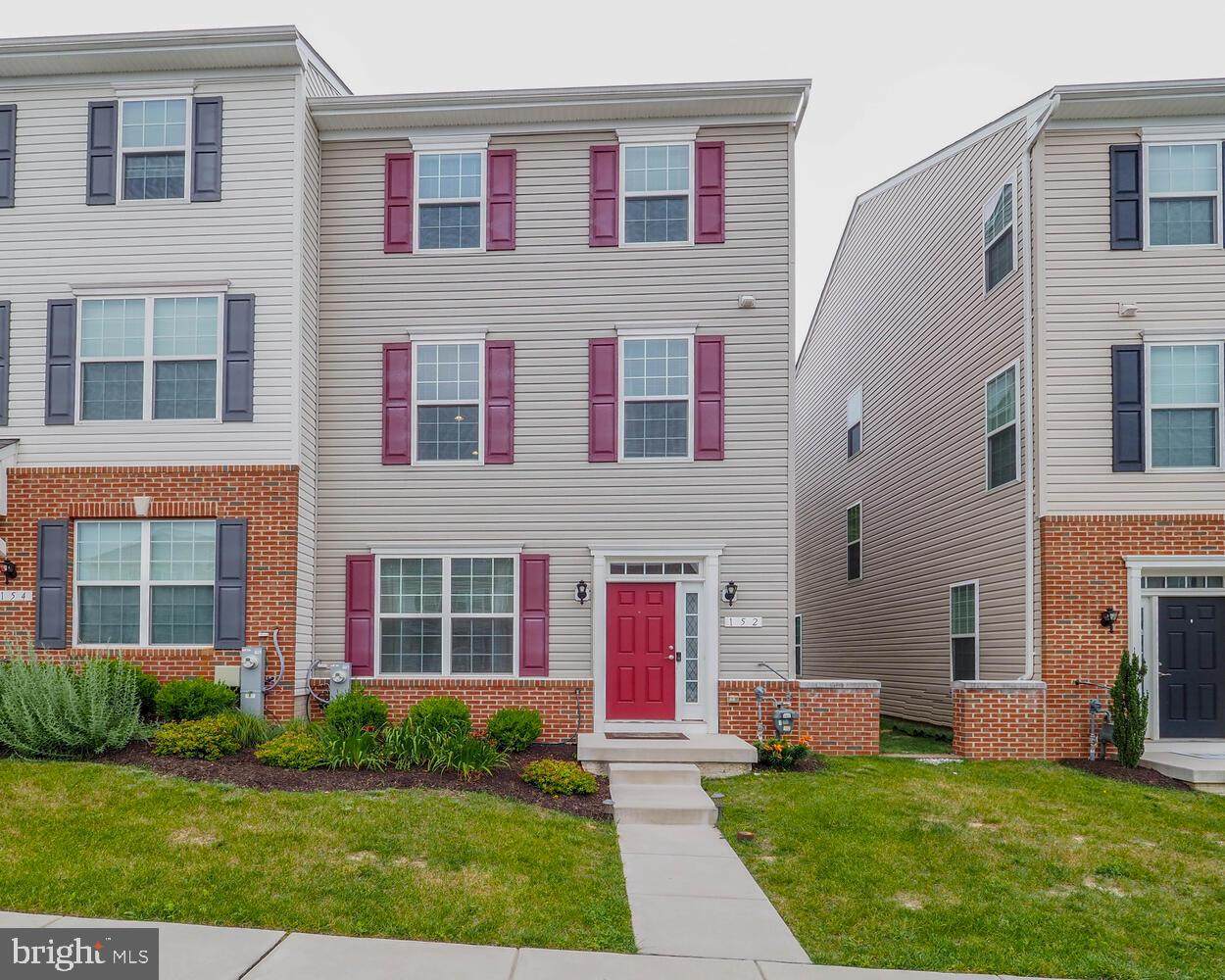 152 Ironwood Court - Photo 1