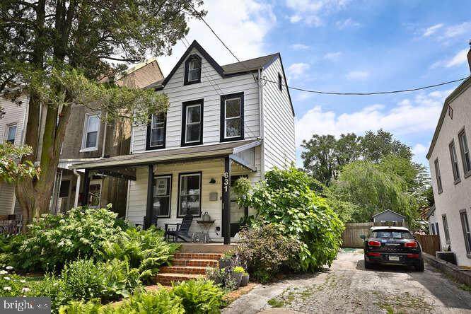 631 Johnson Street - Photo 1