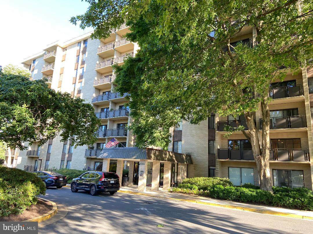 6001 Arlington Boulevard - Photo 1