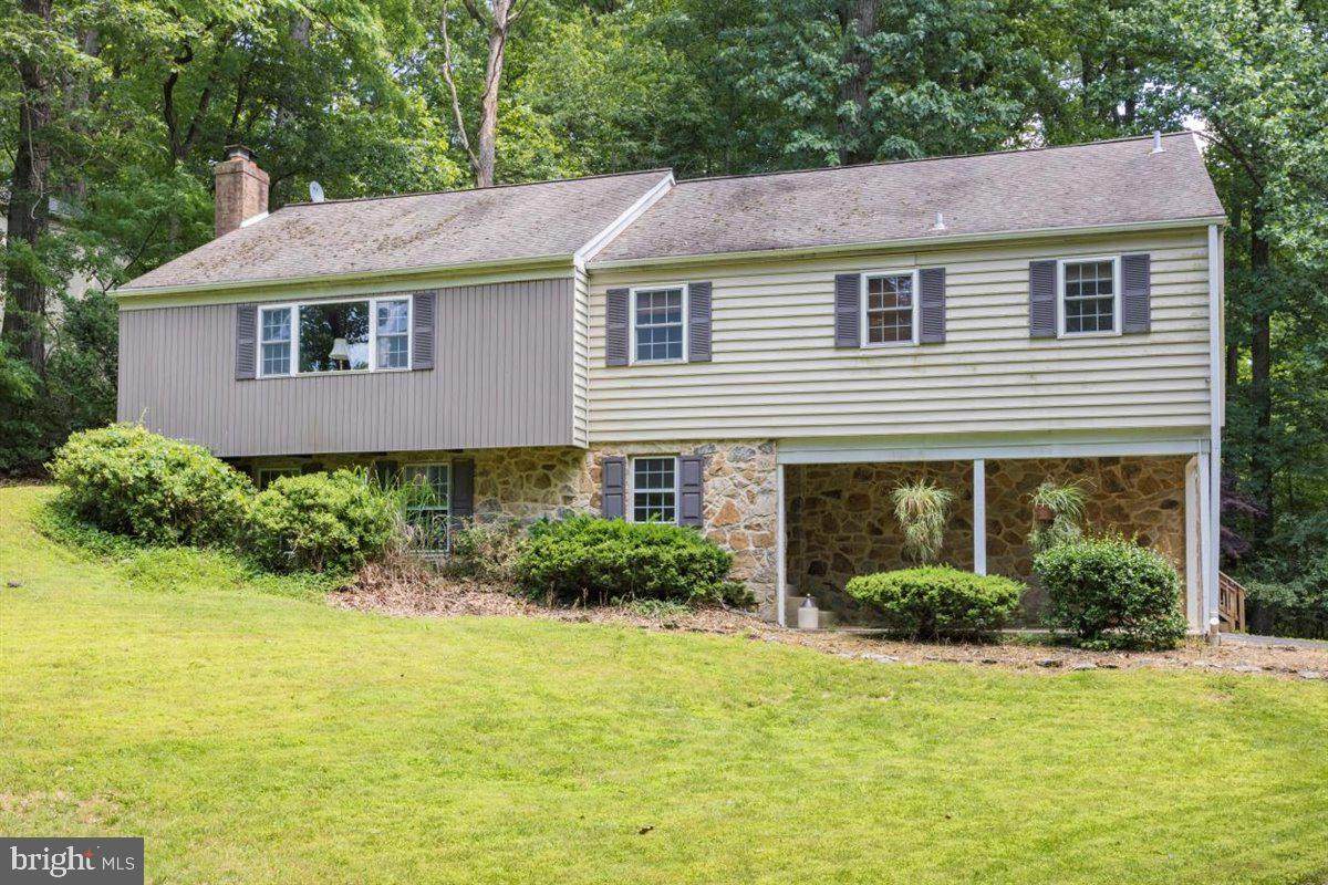 1406 Wexford Circle - Photo 1
