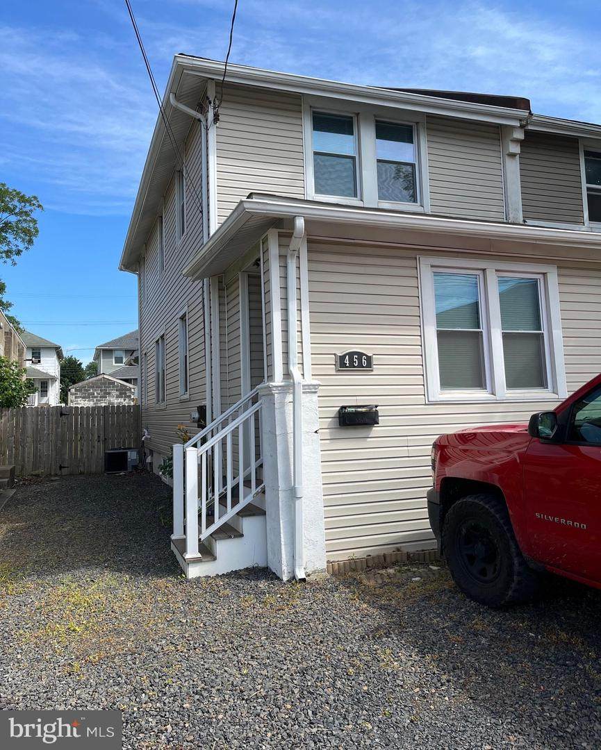 456 Oakdale Avenue - Photo 1