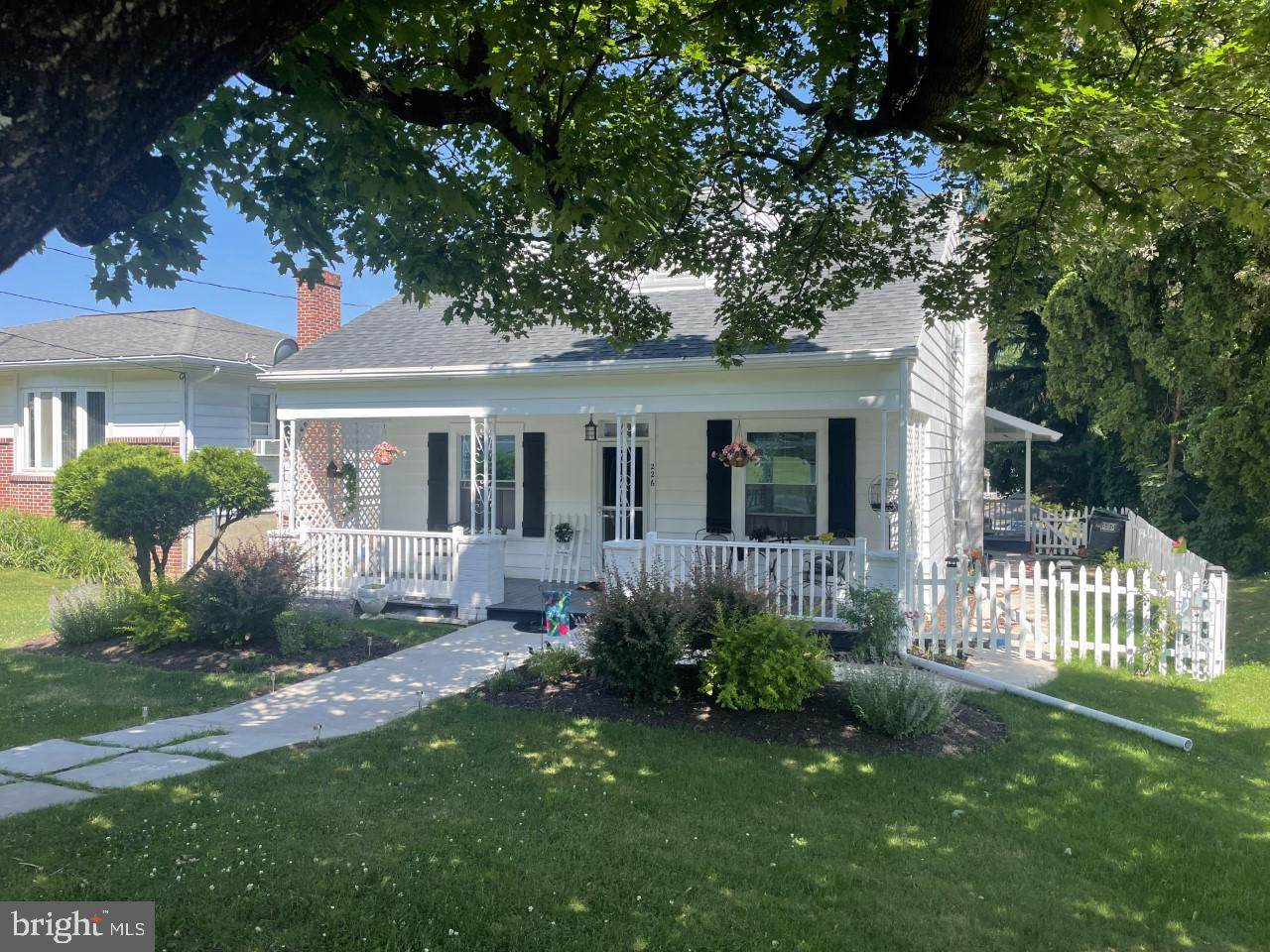 226 Biddle Street - Photo 1