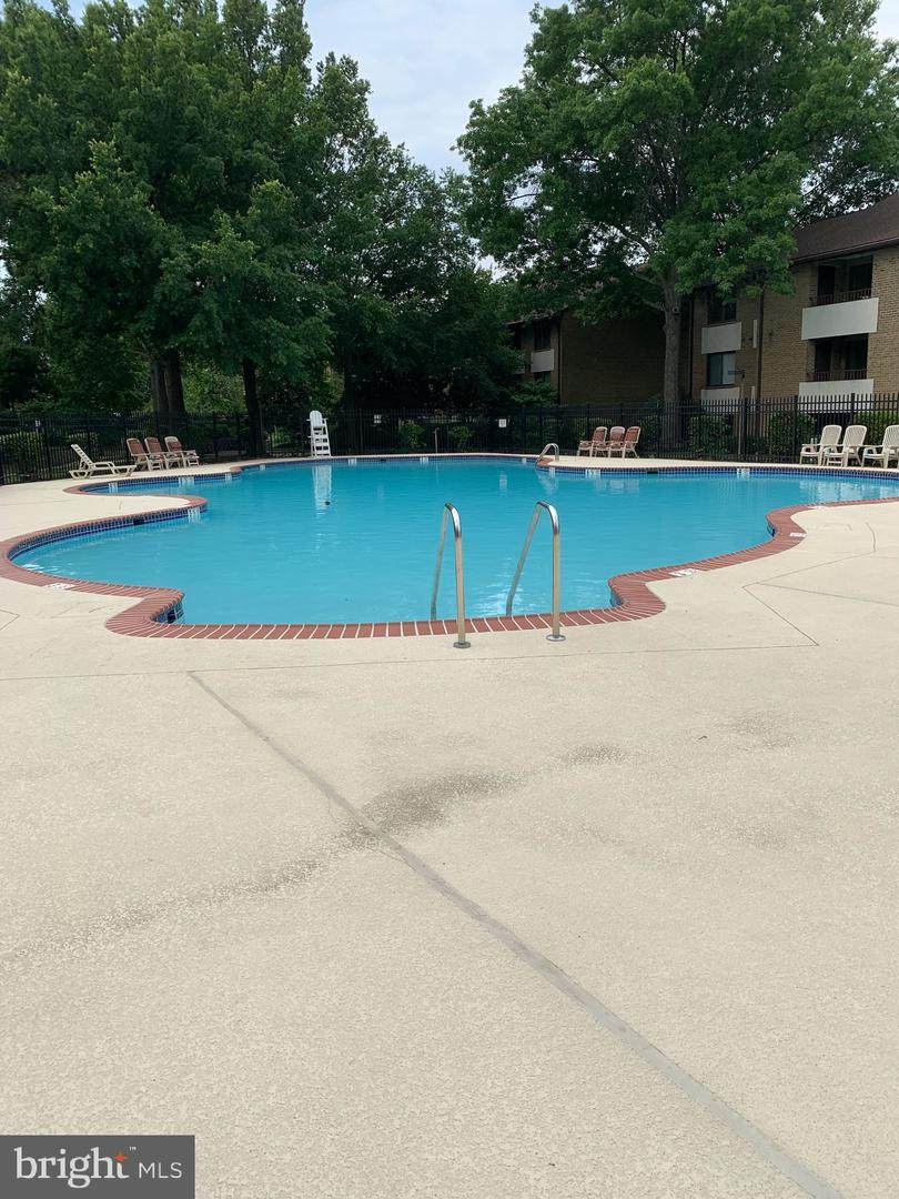 523 Florida Avenue - Photo 1
