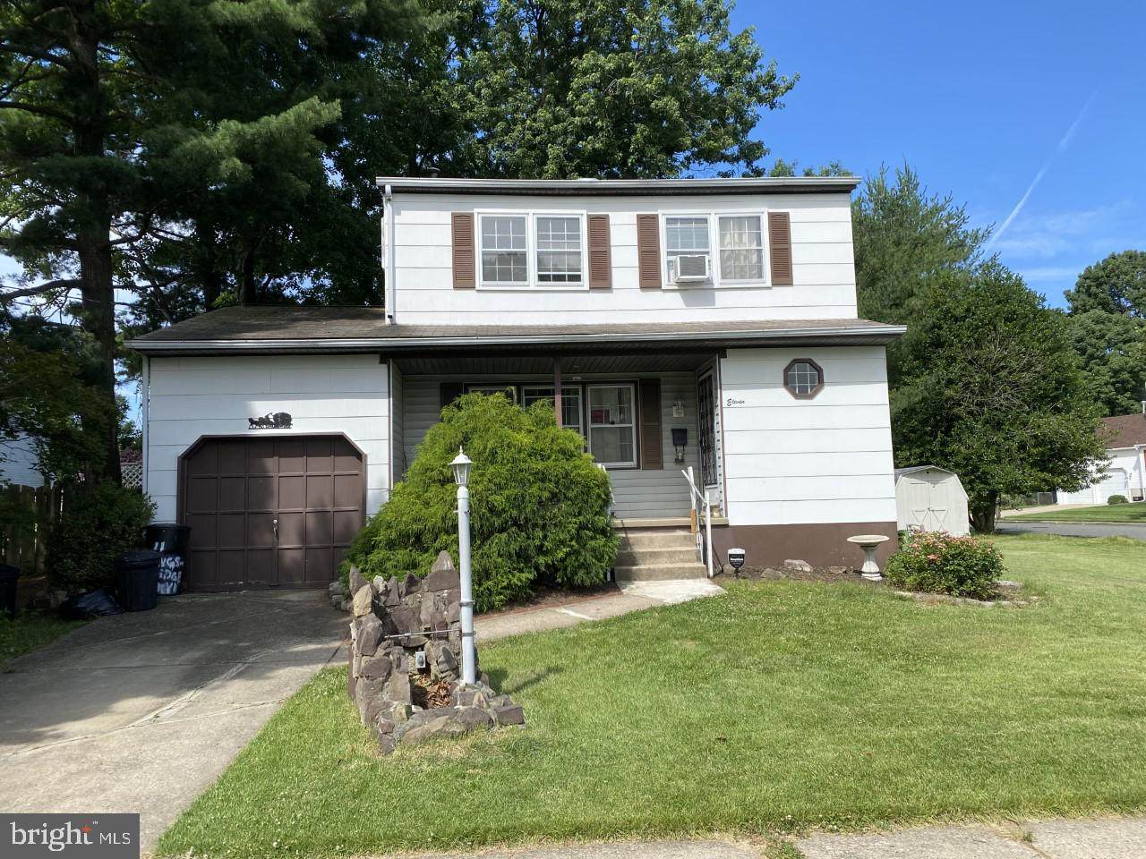11 Kingsbridge Drive - Photo 1