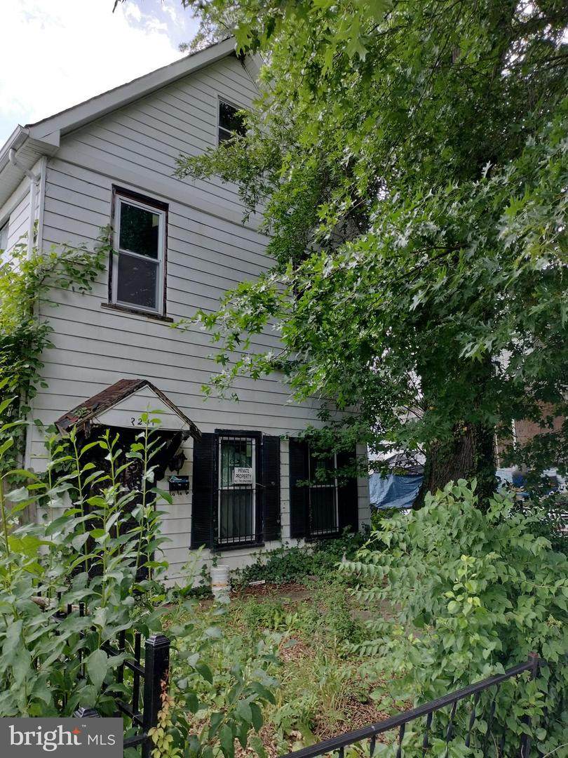 2241 Douglas Street - Photo 1