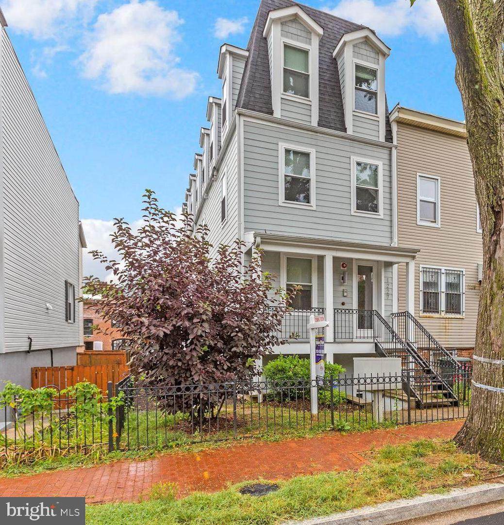 1227 Morse Street - Photo 1