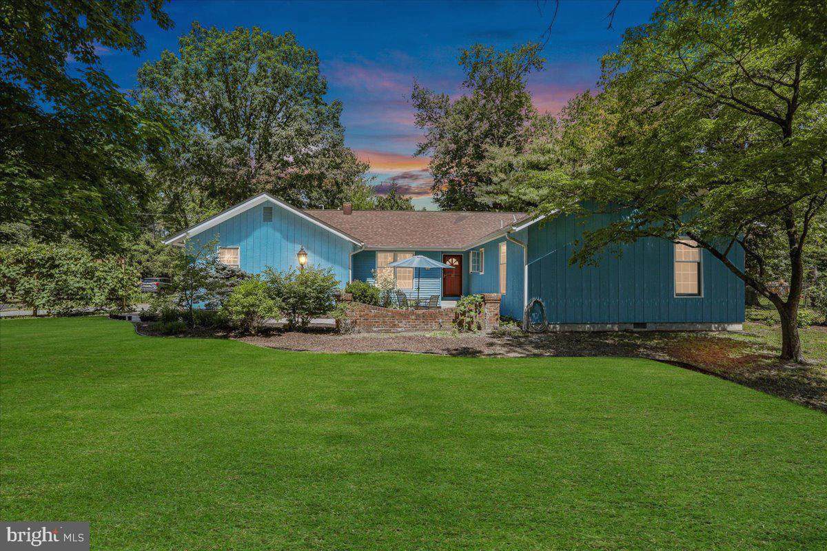 168 Taunton Boulevard - Photo 1