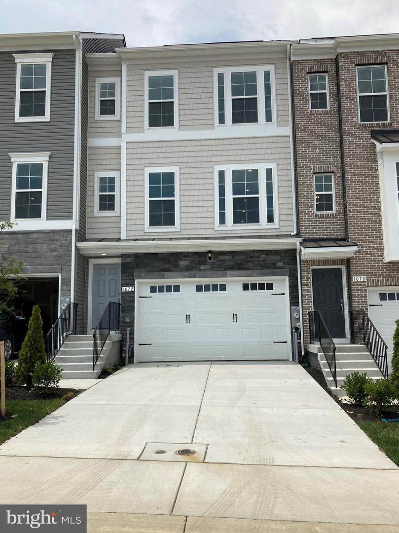 1072 Overlook Way - Photo 1