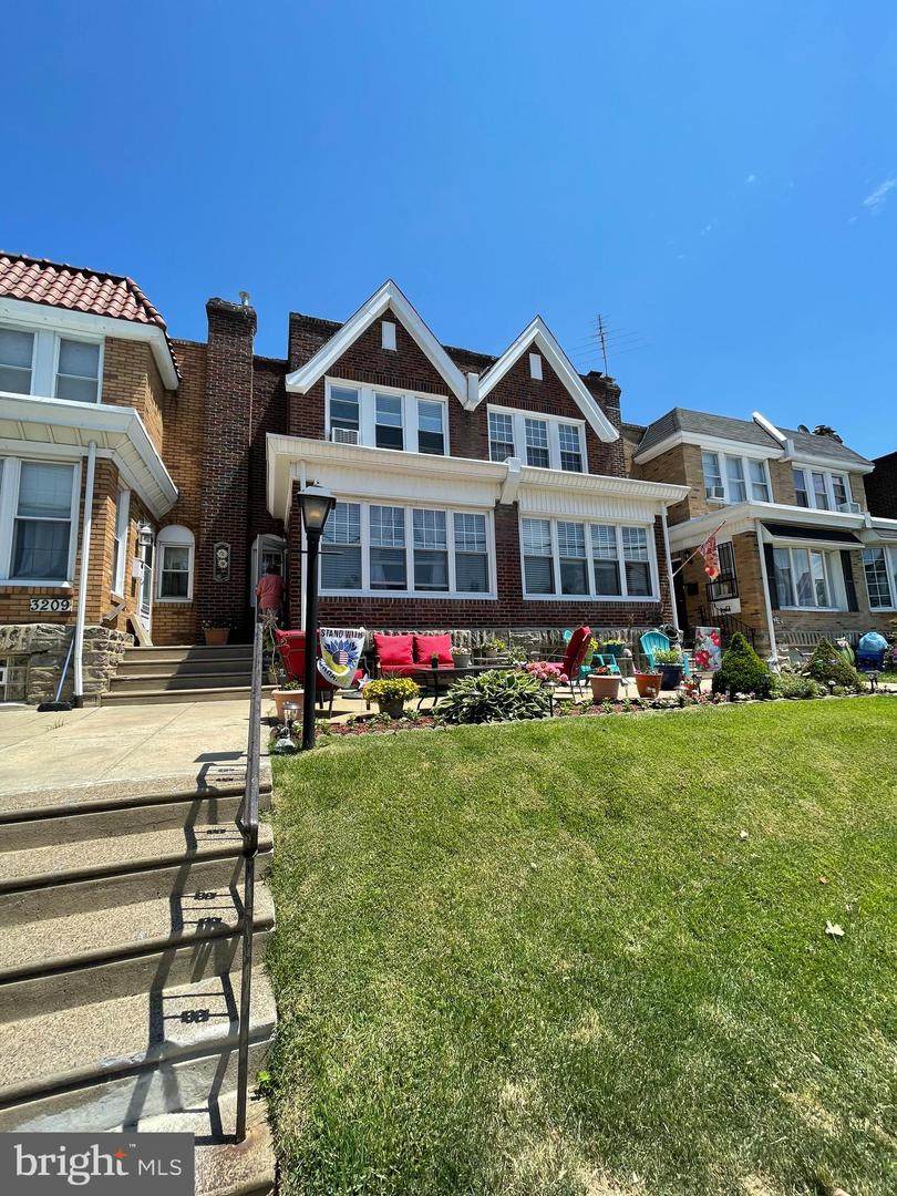 3211 Unruh Avenue - Photo 1