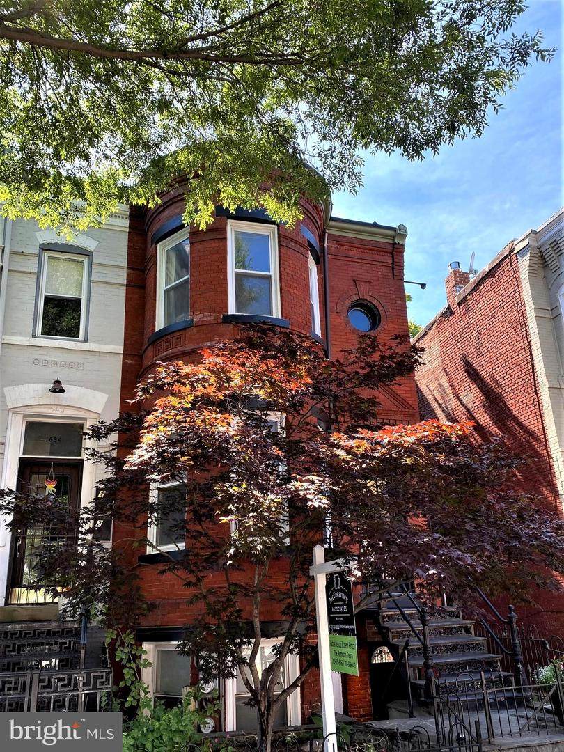 1636 6TH Street - Photo 1