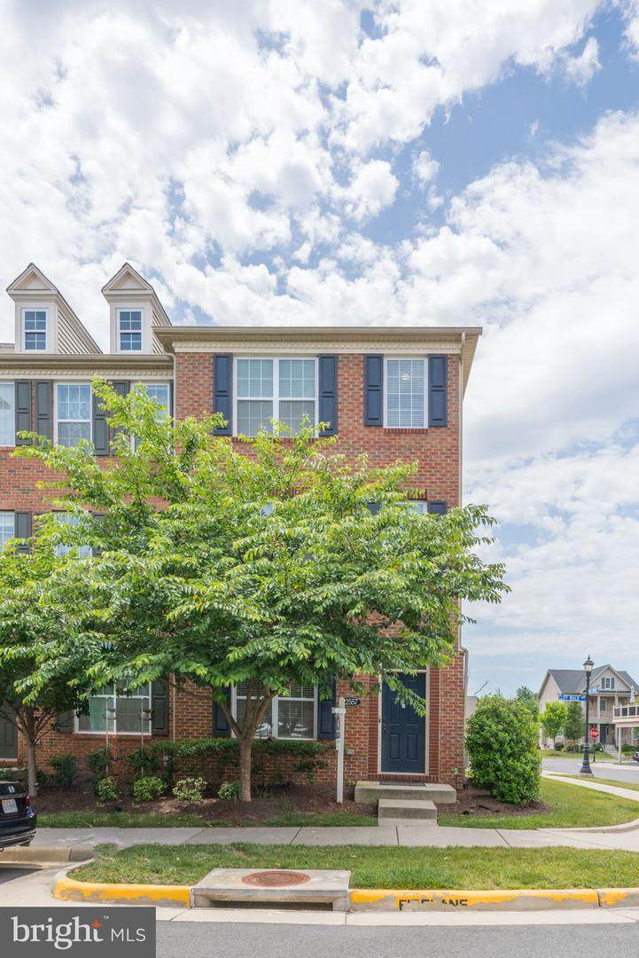 22557 Ocean Cliff Square - Photo 1