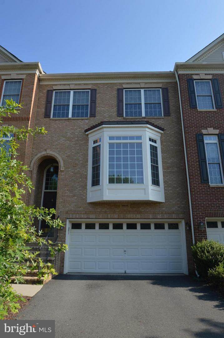25846 Commons Square - Photo 1
