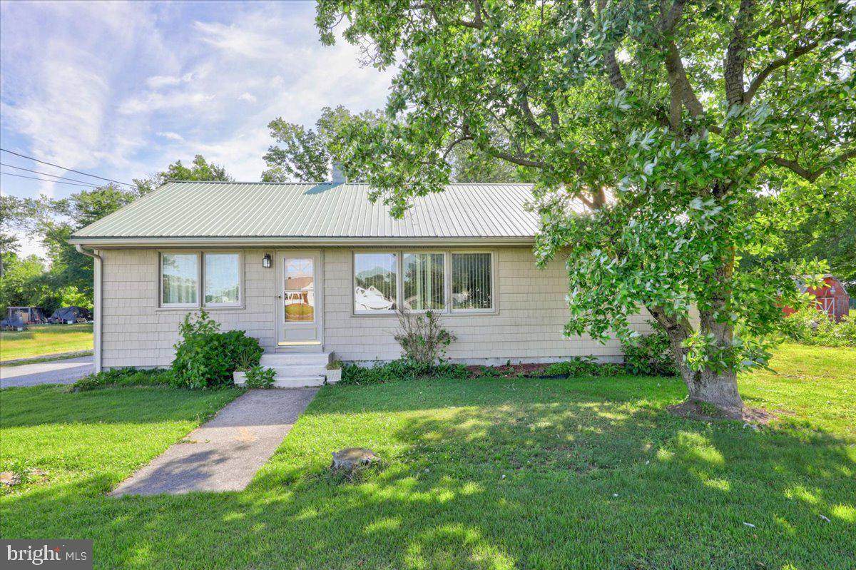 32869 Dupont Boulevard - Photo 1