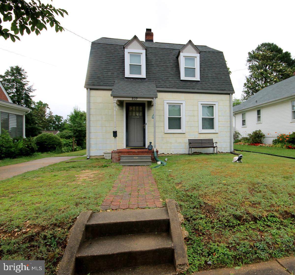 809 Moncure Street - Photo 1