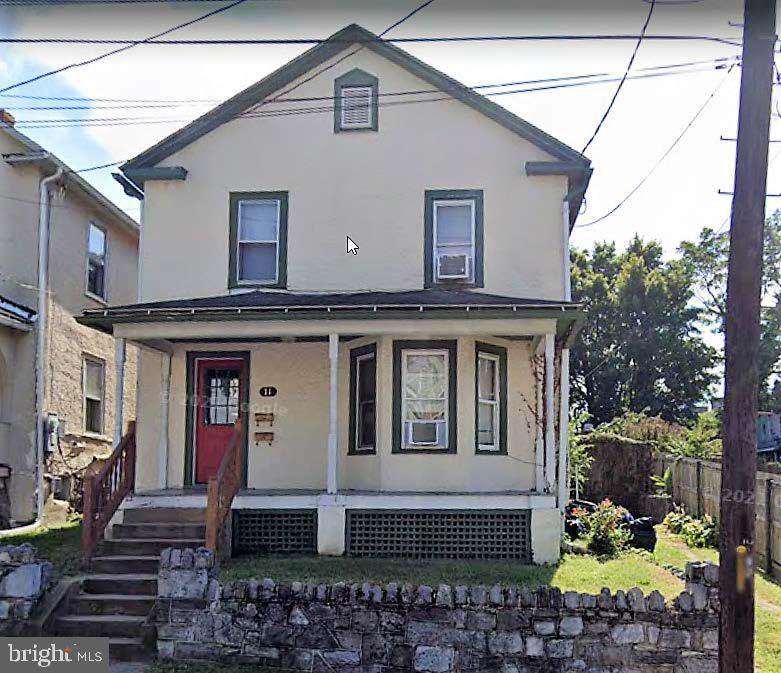 11 Leicester Street - Photo 1