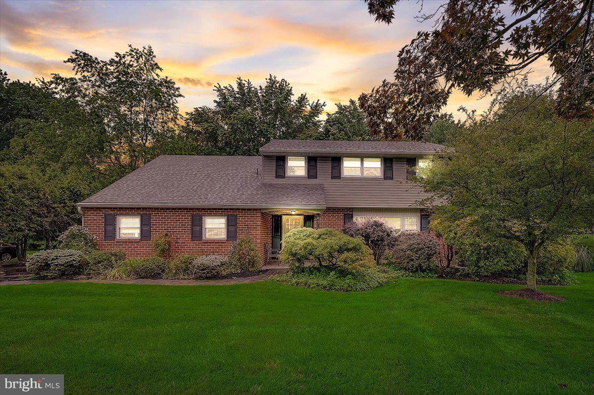 204 Hemlock Drive - Photo 1