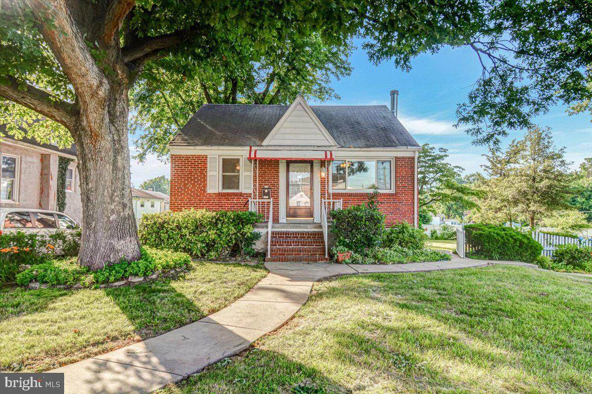 1304 Ingleside Avenue - Photo 1