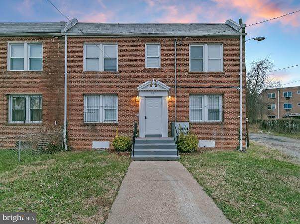 324 34TH Street - Photo 1