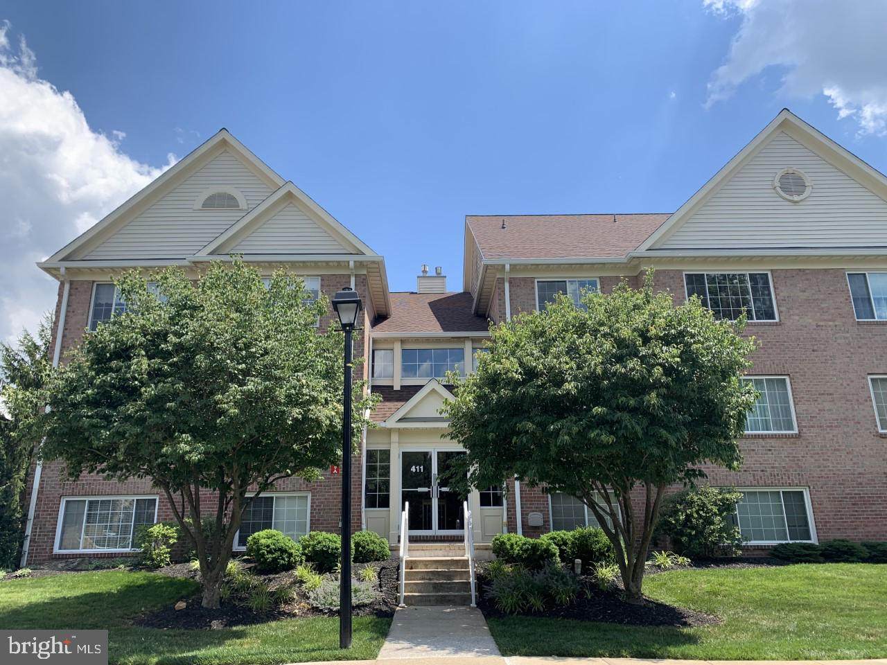 411 Rockfleet Road - Photo 1