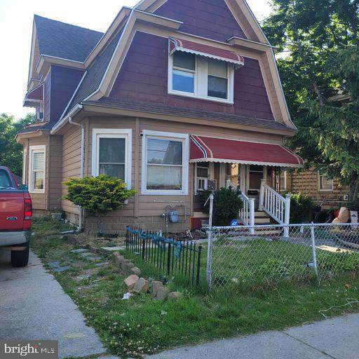 704 Delaware Street - Photo 1