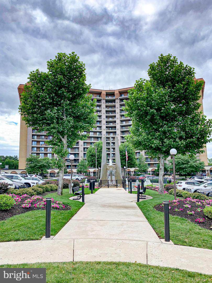 10606 Valley Forge Circle - Photo 1