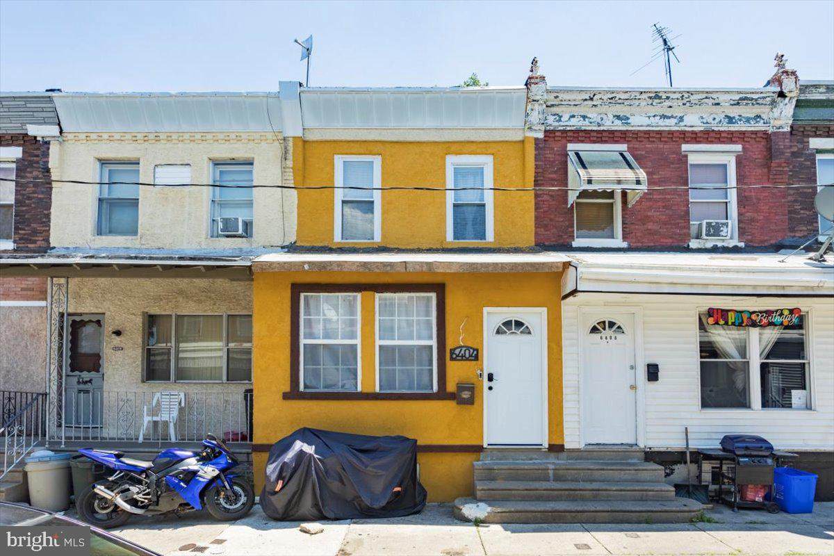 6404 Glenmore Avenue - Photo 1