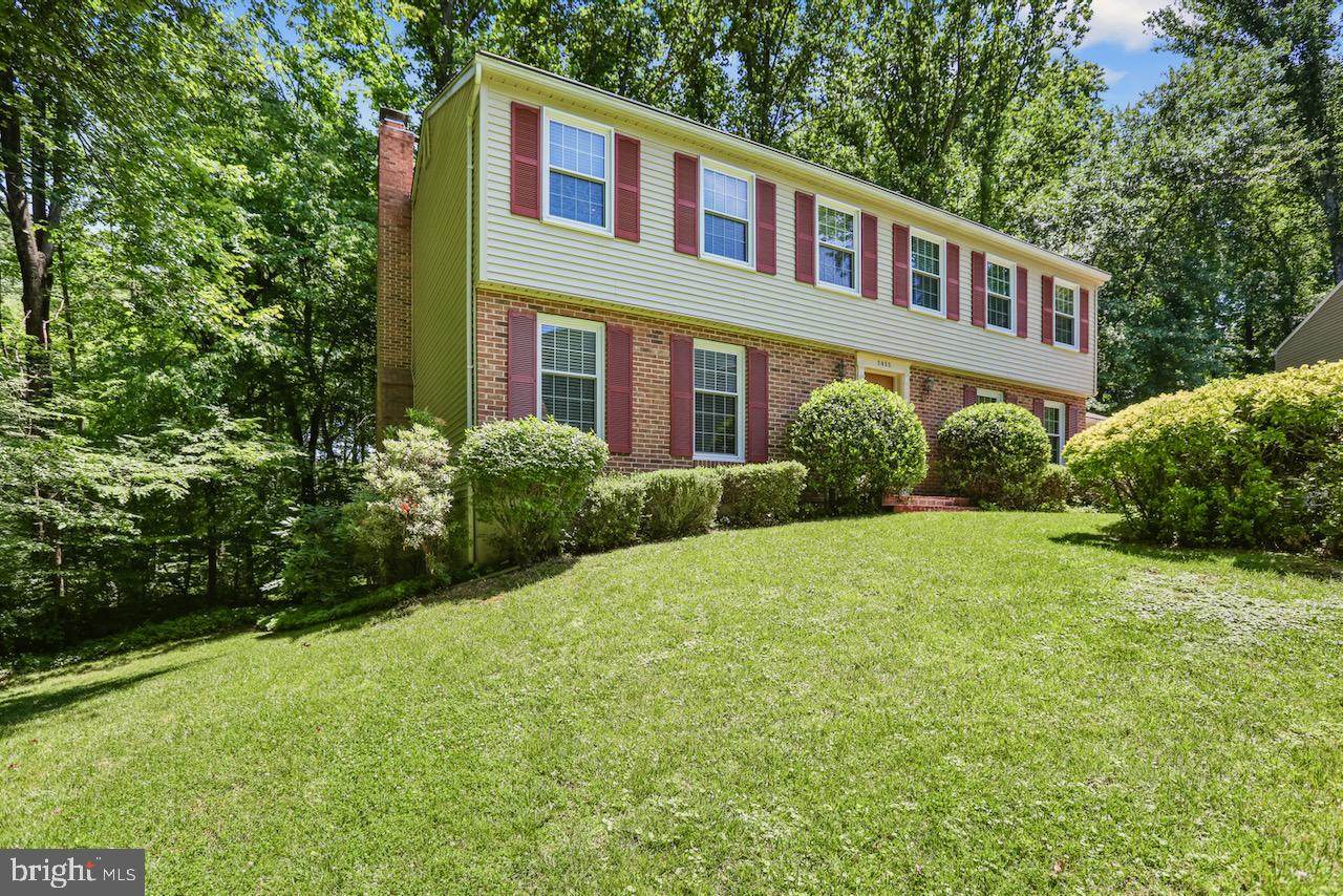 5900 Oak Ridge Court - Photo 1