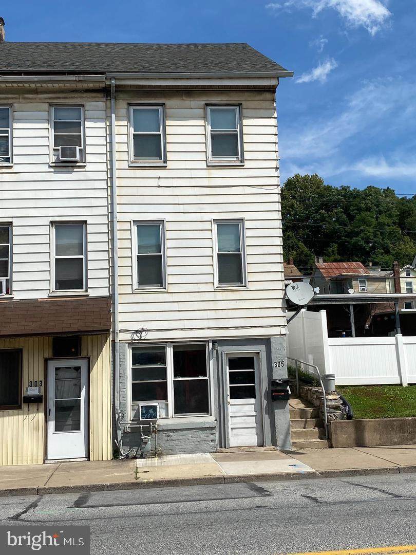 305 Front Street - Photo 1