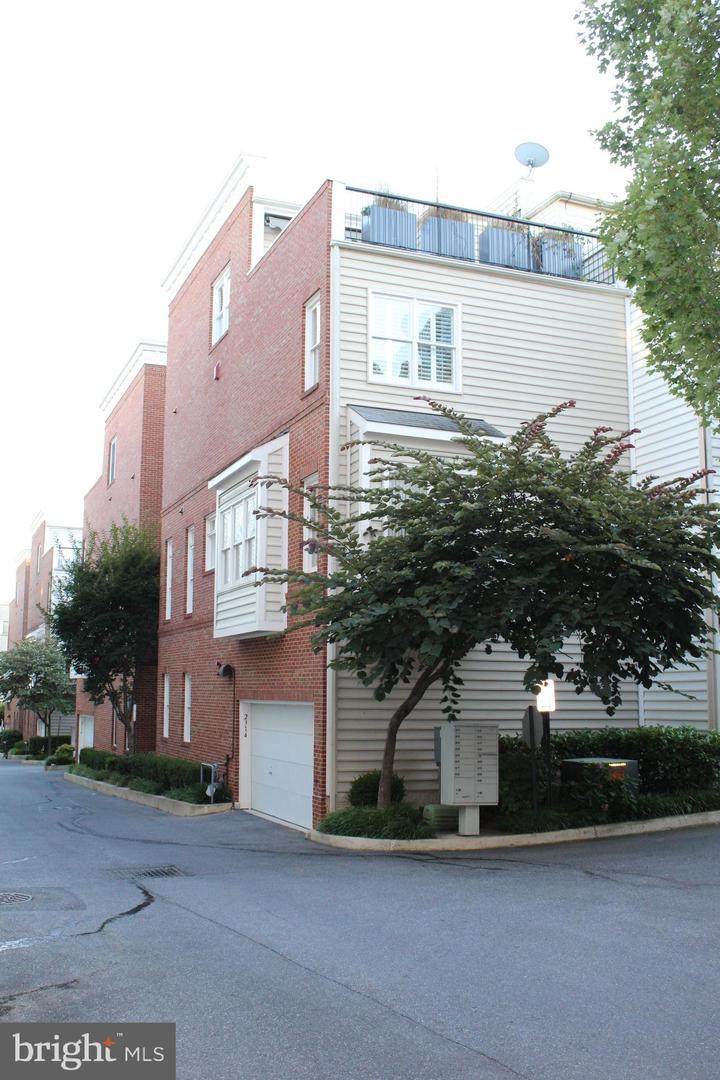 2314 Cobble Hill Terrace - Photo 1