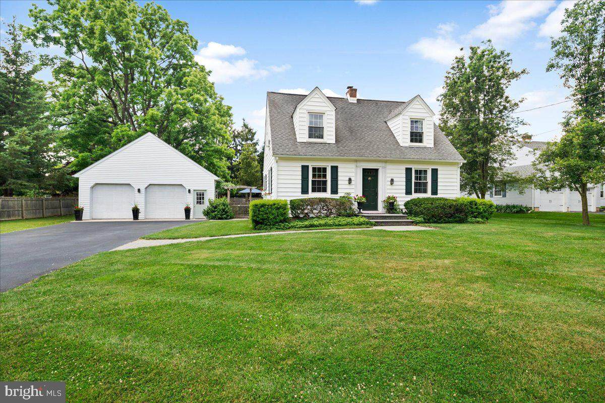 210 Varsity Avenue - Photo 1
