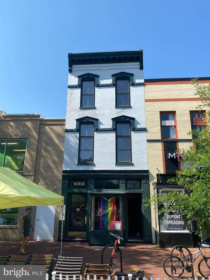 623 Pennsylvania Avenue - Photo 1
