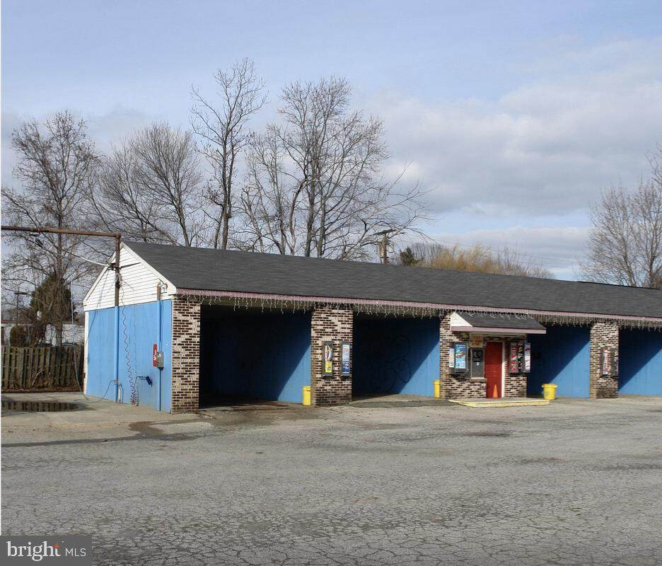 1090 Main Street - Photo 1