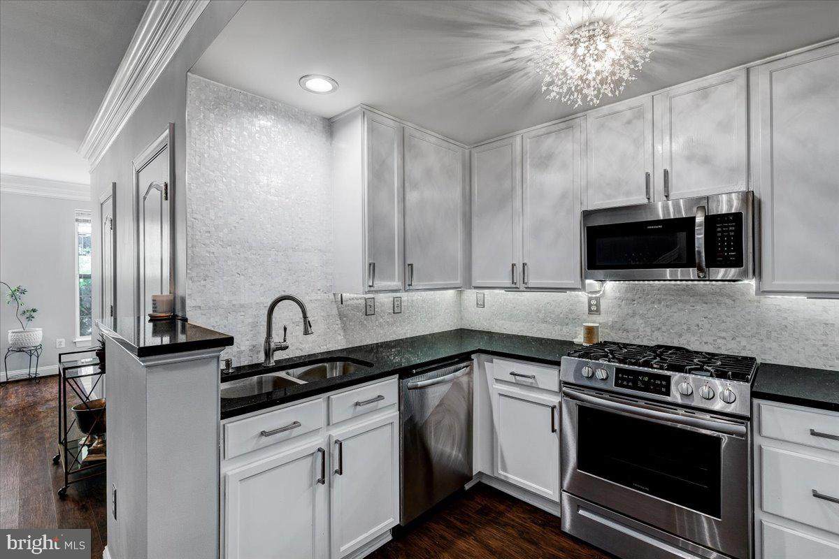 8077 Gatehouse Road - Photo 1