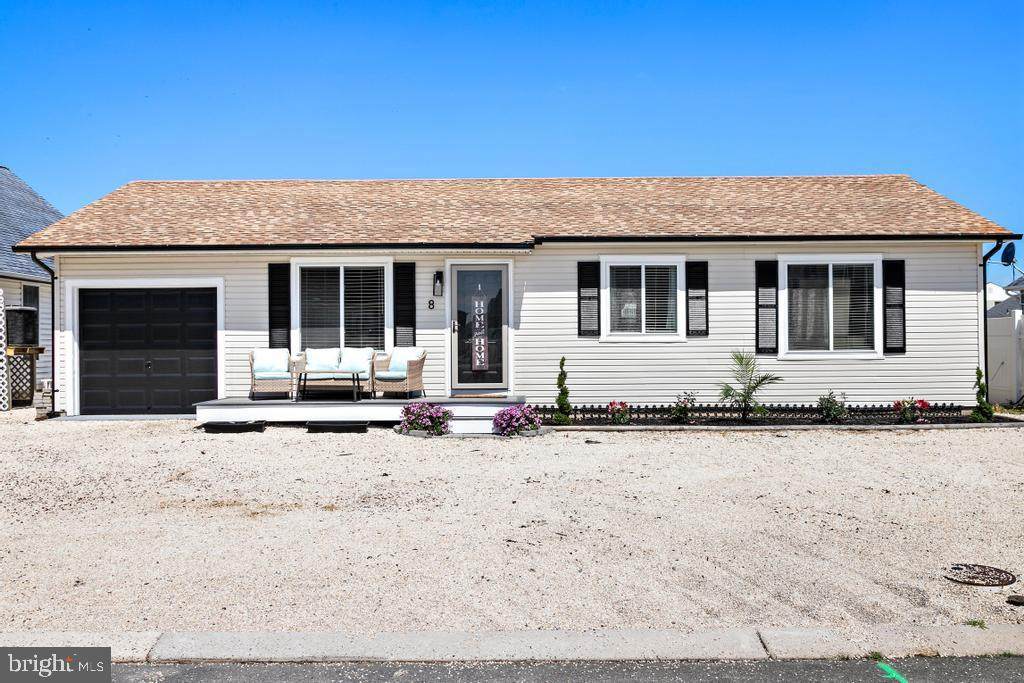 8 Diane Road - Photo 1
