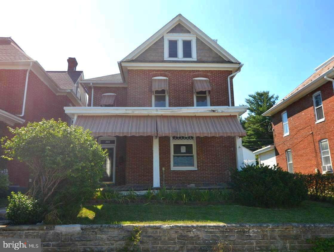 202 Tritle Avenue - Photo 1
