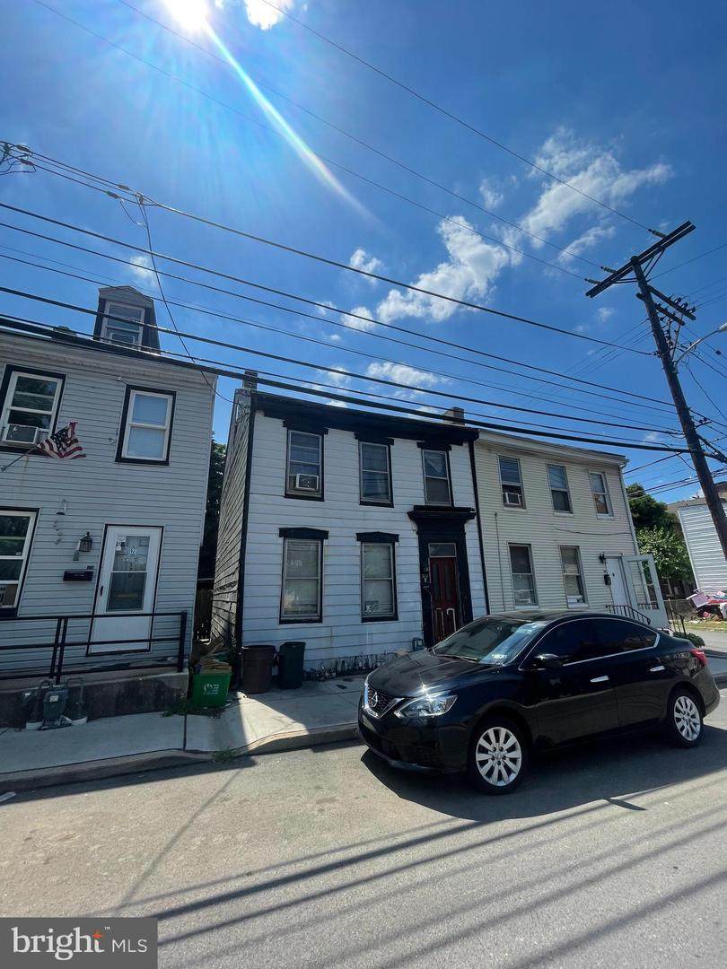122 Pine Street - Photo 1