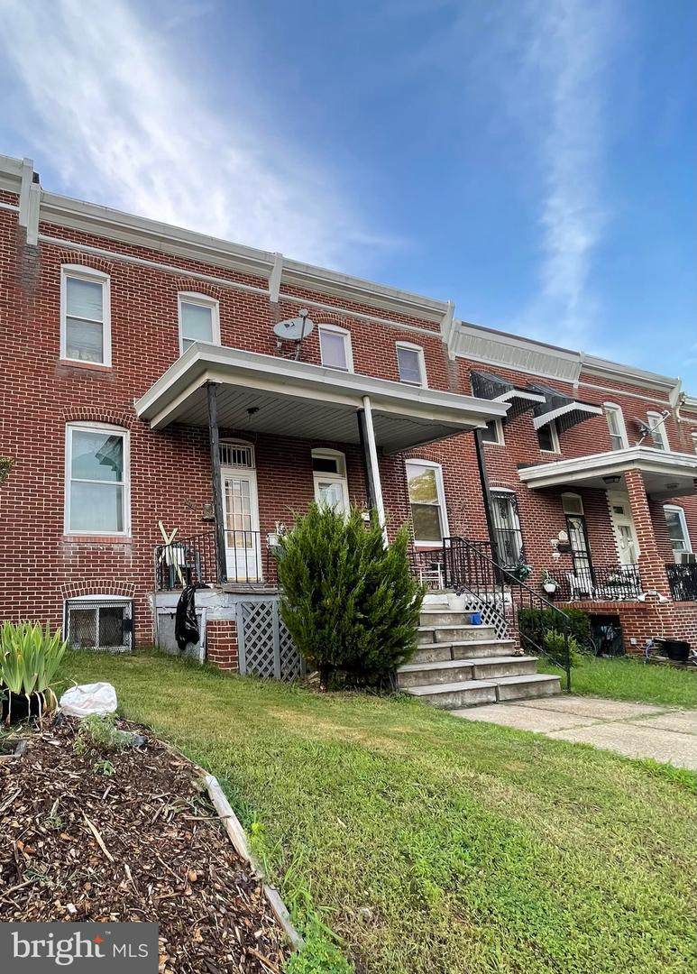 716 36TH Street - Photo 1