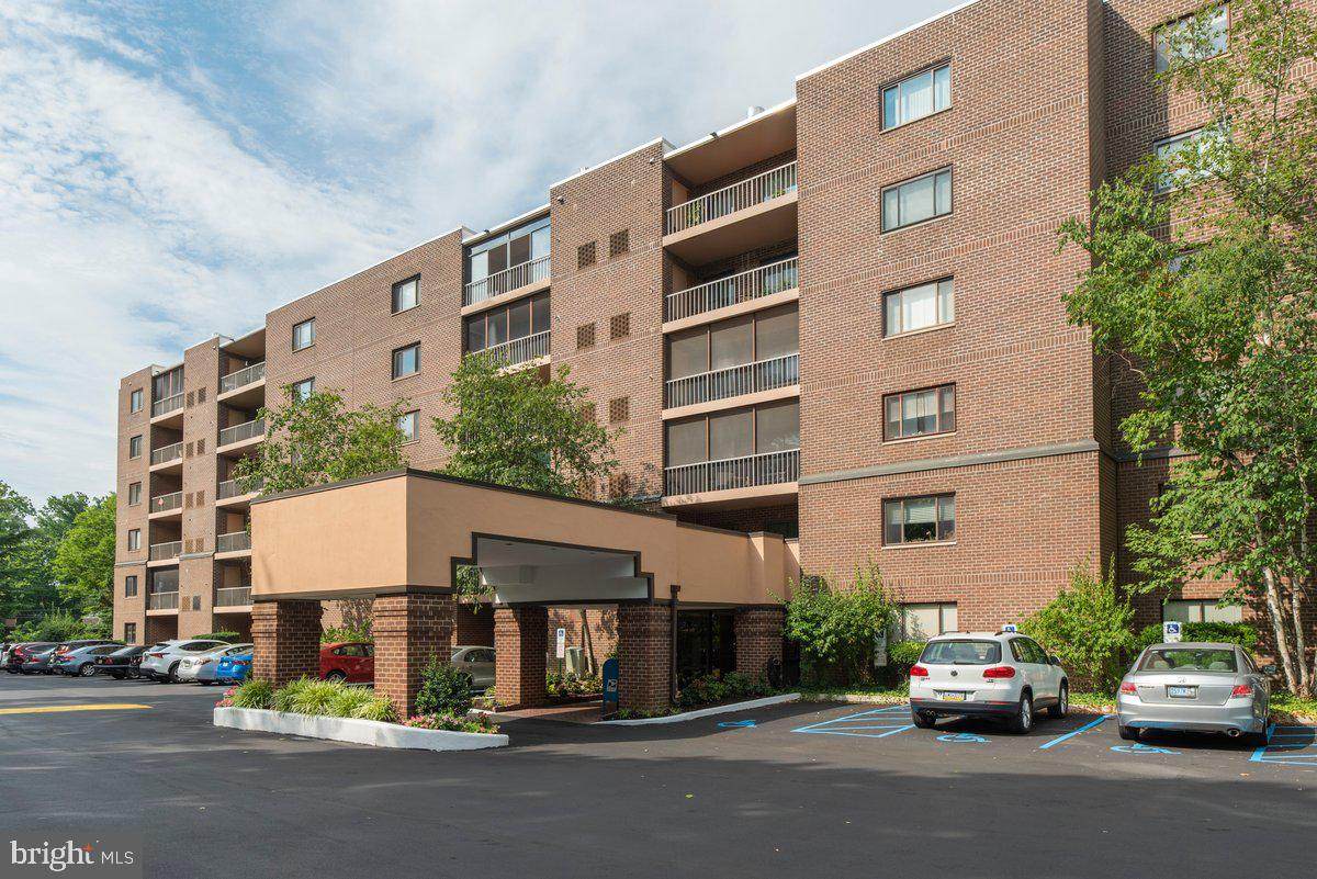 1219 Wynnewood Road - Photo 1
