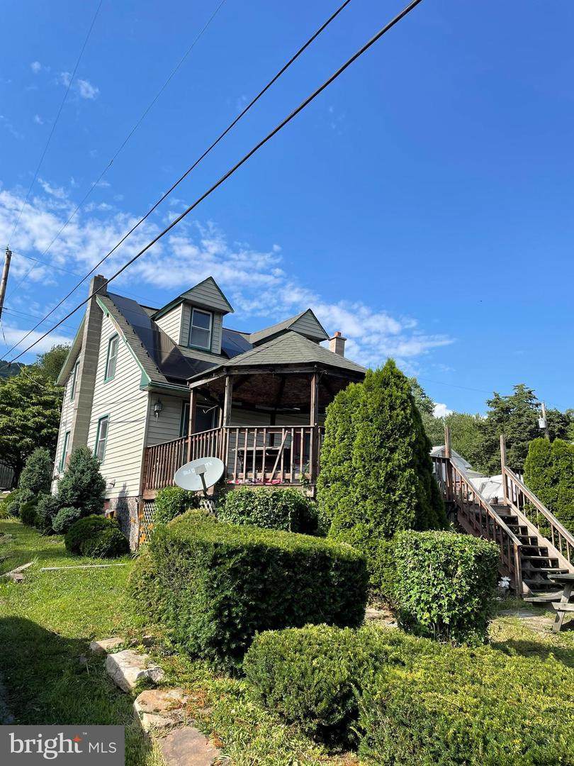 102 5TH Street - Photo 1