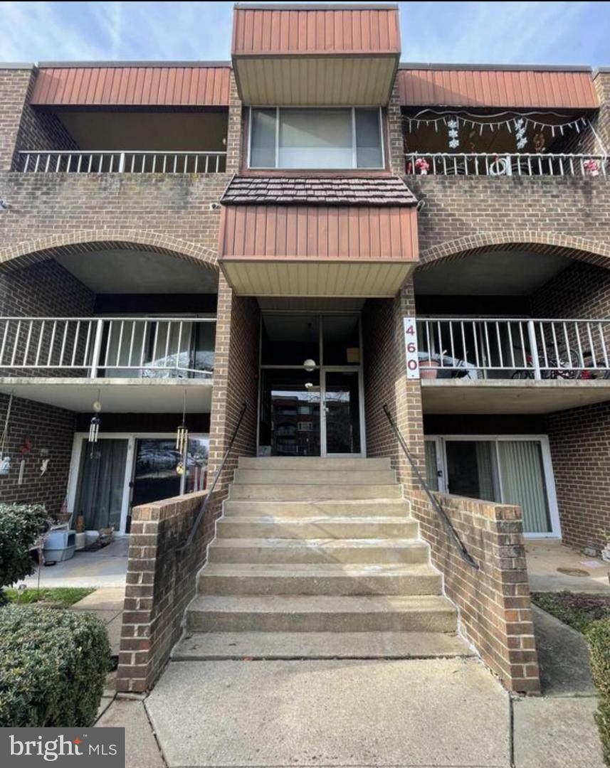 460 Girard Street - Photo 1
