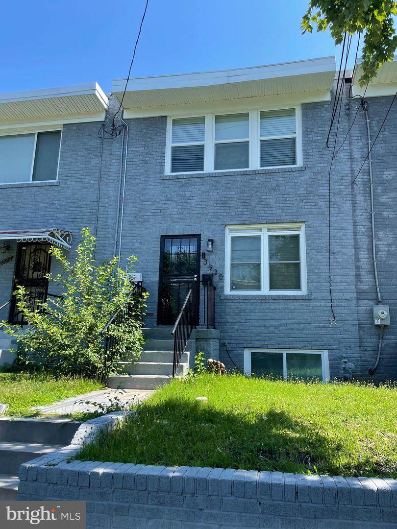 3930 Clay Place - Photo 1