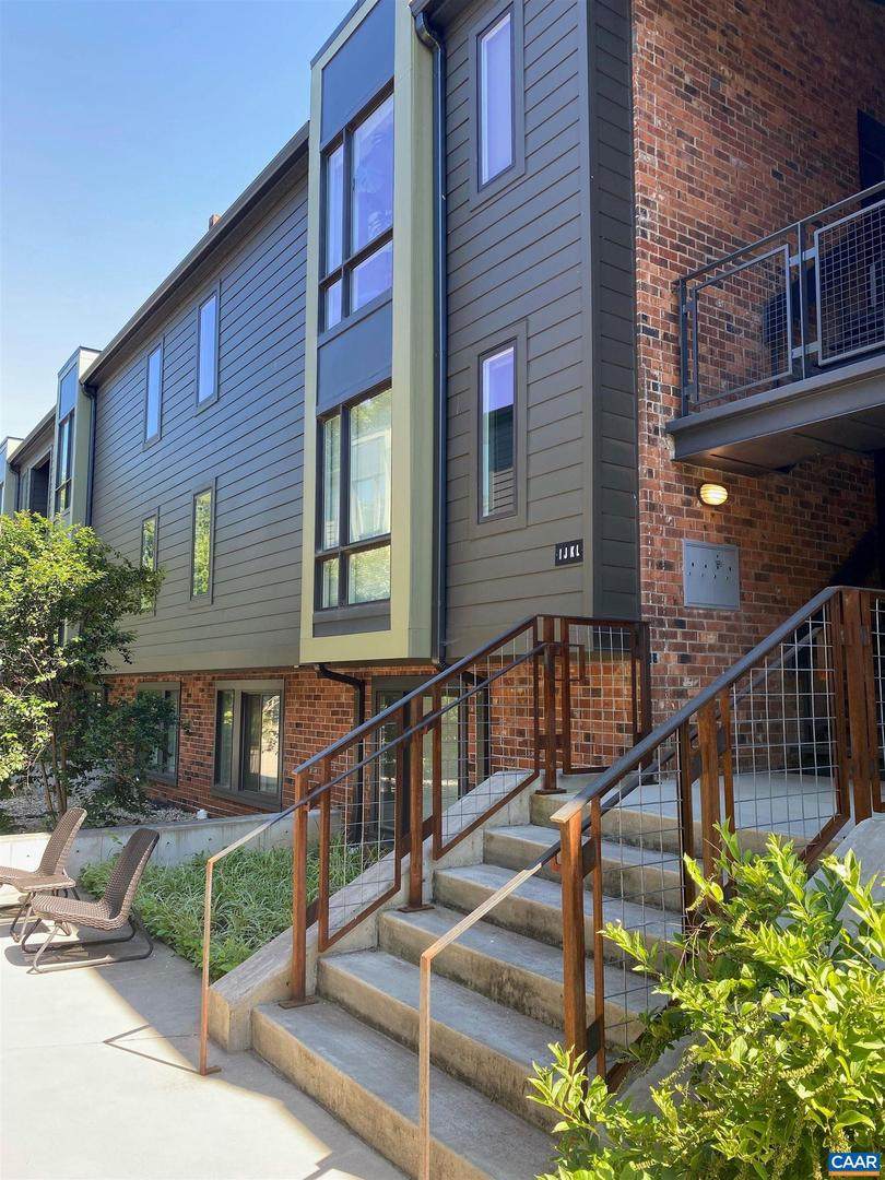 630 Park St - Photo 1