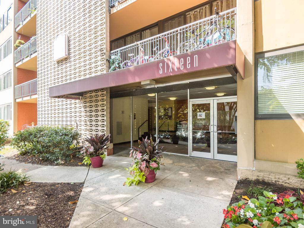 16 Van Dorn Street - Photo 1
