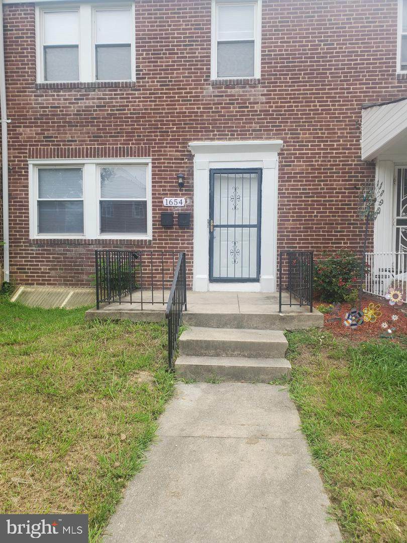 1654 Ralworth Road - Photo 1