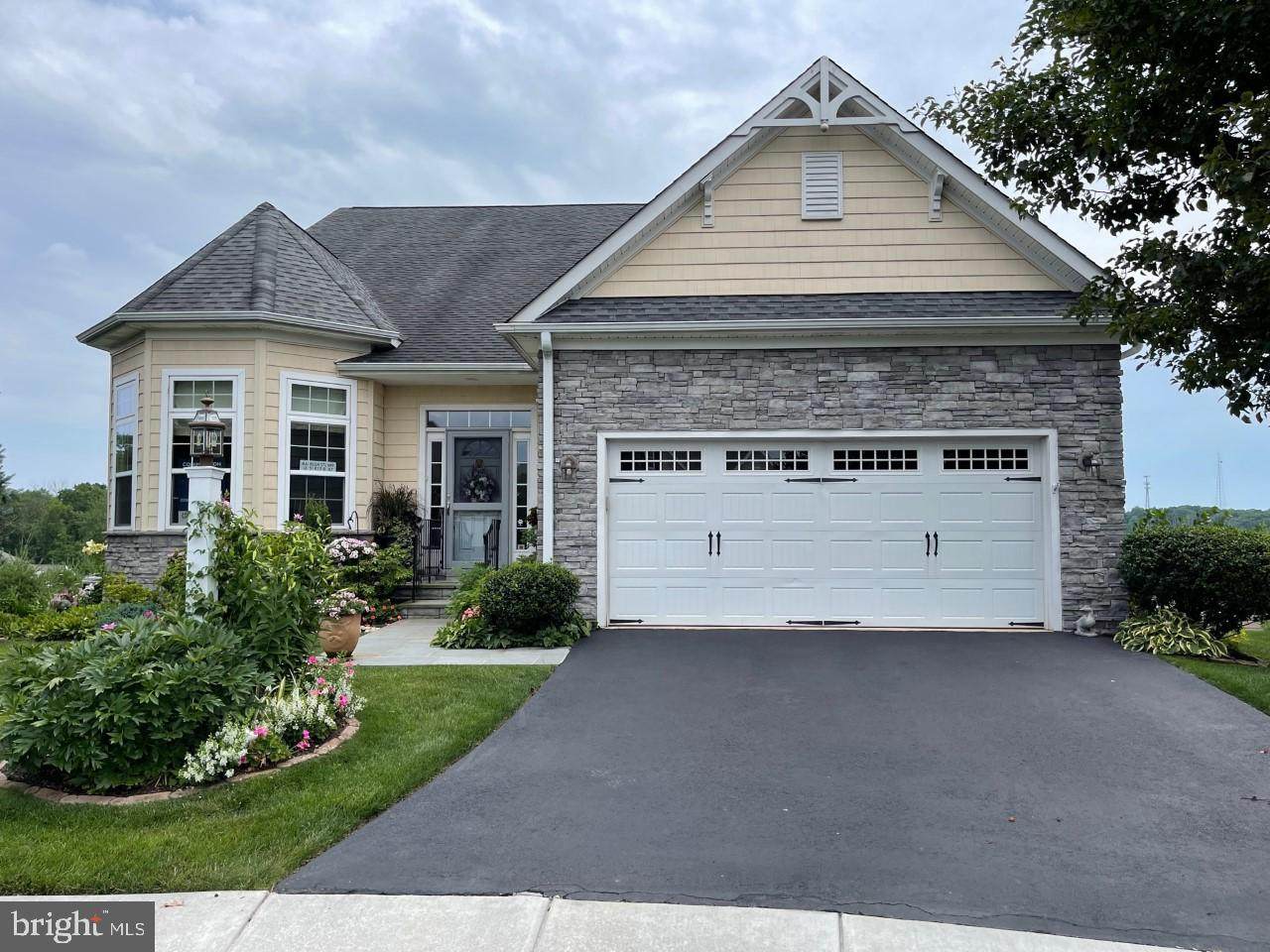 4640 Logan Court - Photo 1