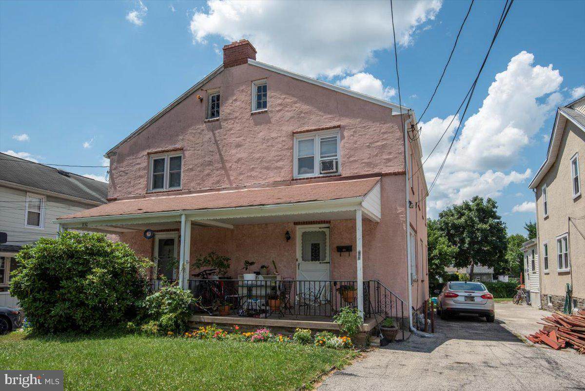 834 Martin Avenue - Photo 1