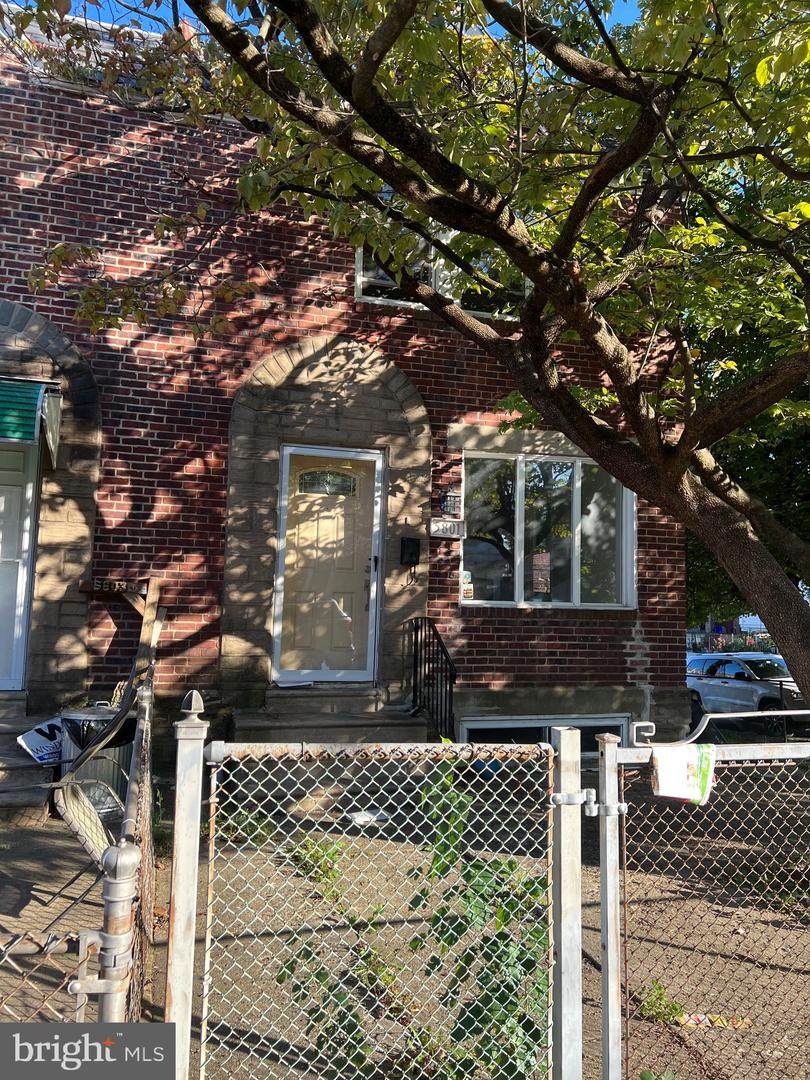 5801 Sylvester Street - Photo 1